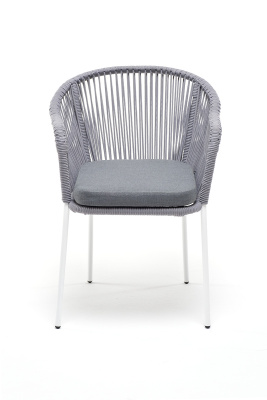 "Лион" стул плетеный из роупа, каркас из стали белый муар, роуп светло-серый круглый, ткань светло-серая